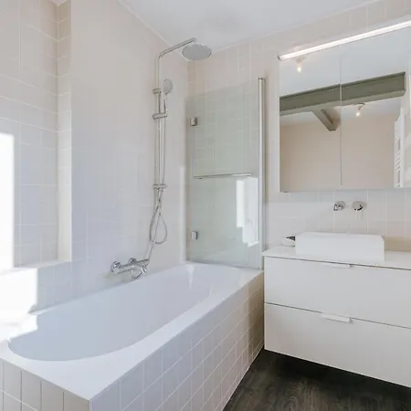 Apartamento Characterful In The Heart Of *