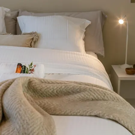 Apartamento Characterful In The Heart Of *